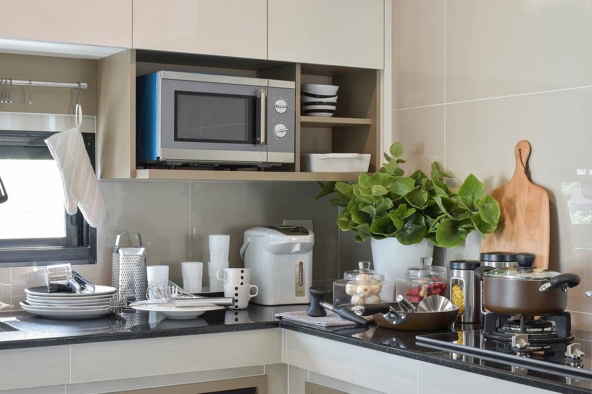 Микроволновка на кухне: куда поставить, как встроить