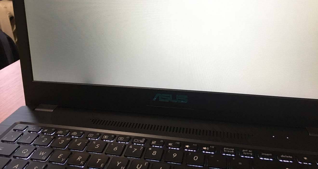 Почему появляется белый экран на ноутбуке? - блог про компьютеры и их настройку