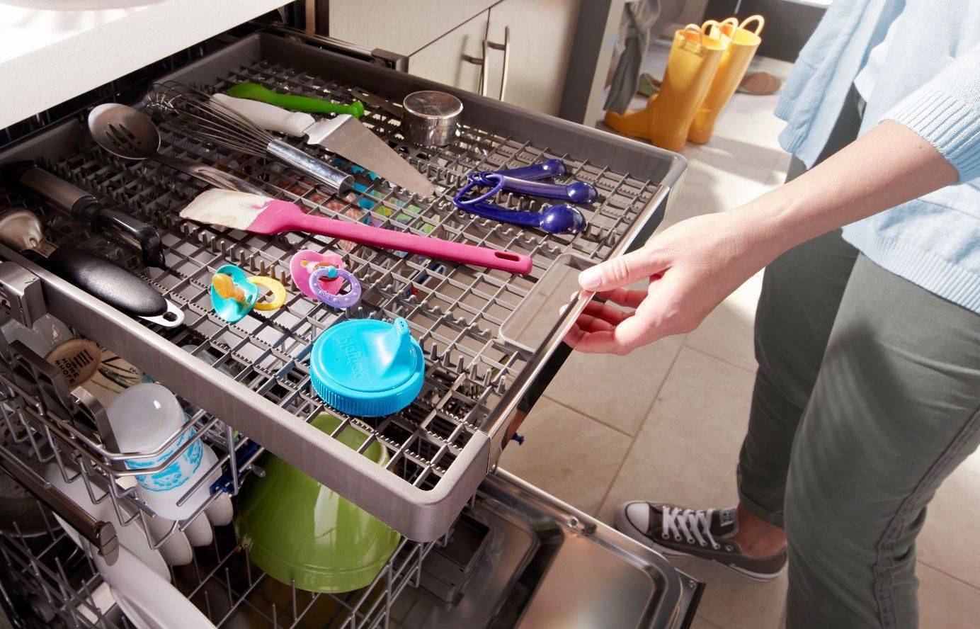 Как загружать посуду в посудомоечную машину правильно: инструкция, советы, рекомендации