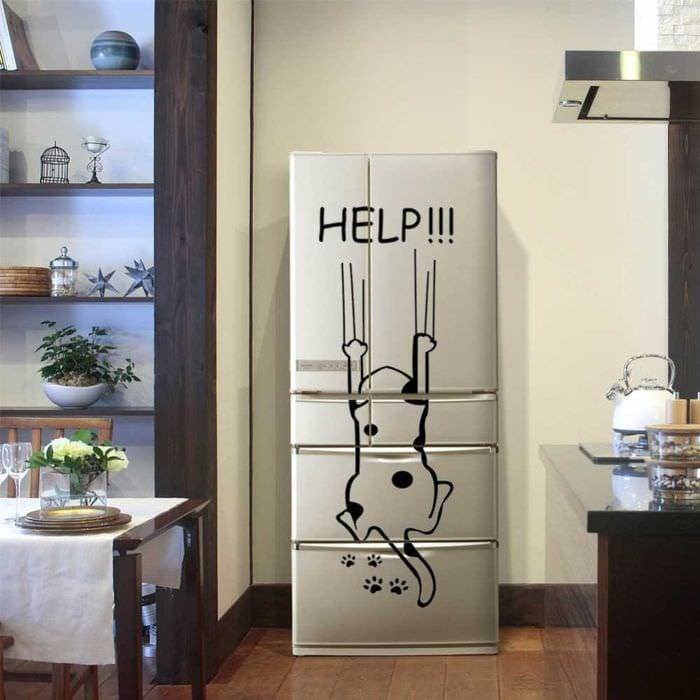 Декор холодильника – способы украшения крупной бытовой техники - 9 фото