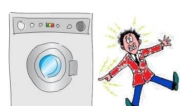 Почему стиральная машина бьет током: причины и методы устранения