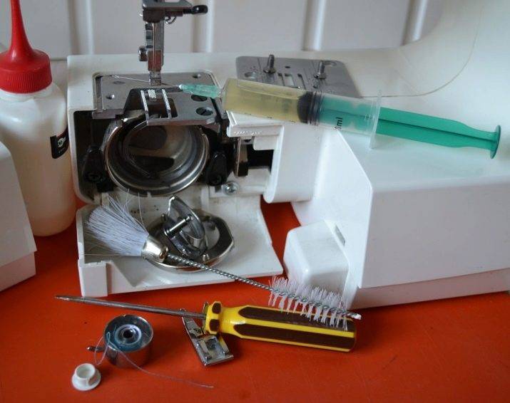 Уход за швейной машиной: как почистить и смазать