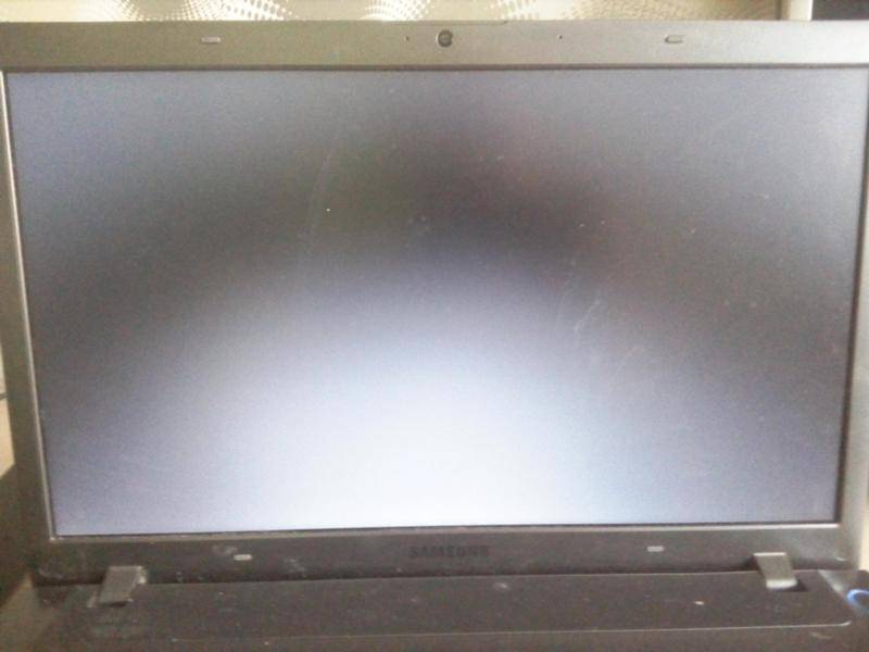 Черный экран при включении ноутбука - компьютерная помощь