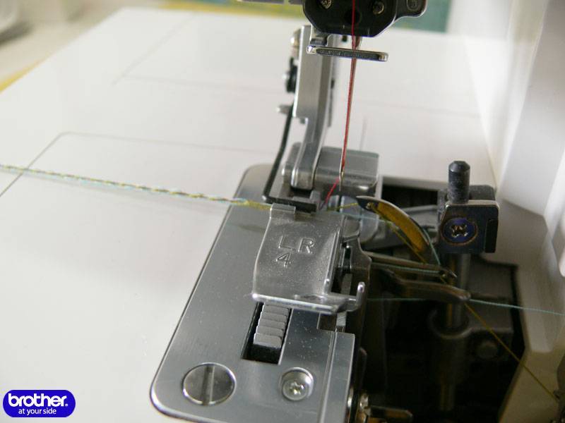 Нужна ли обычная швейная машинка при наличии коверлока? - из ученицы - в профессионалы шитья. - страна мам