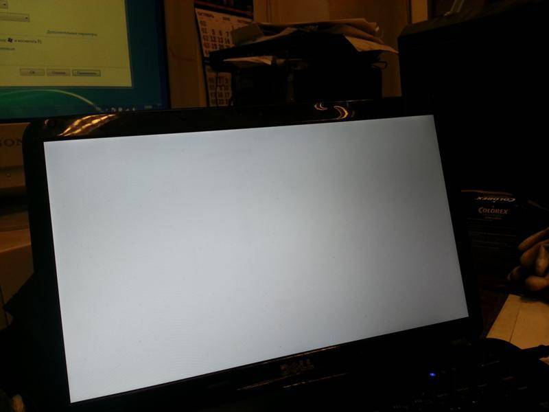 Как исправить белый экран на мониторе ноутбука или компьютера - zanz