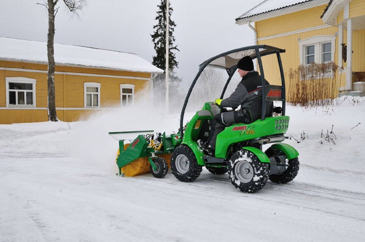Трактор снегочист купить электрические минитрактора