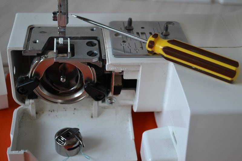 Как выбрать швейную машину для работы дома со всеми типами тканей, какие модели считаются лучшими по рейтингу?