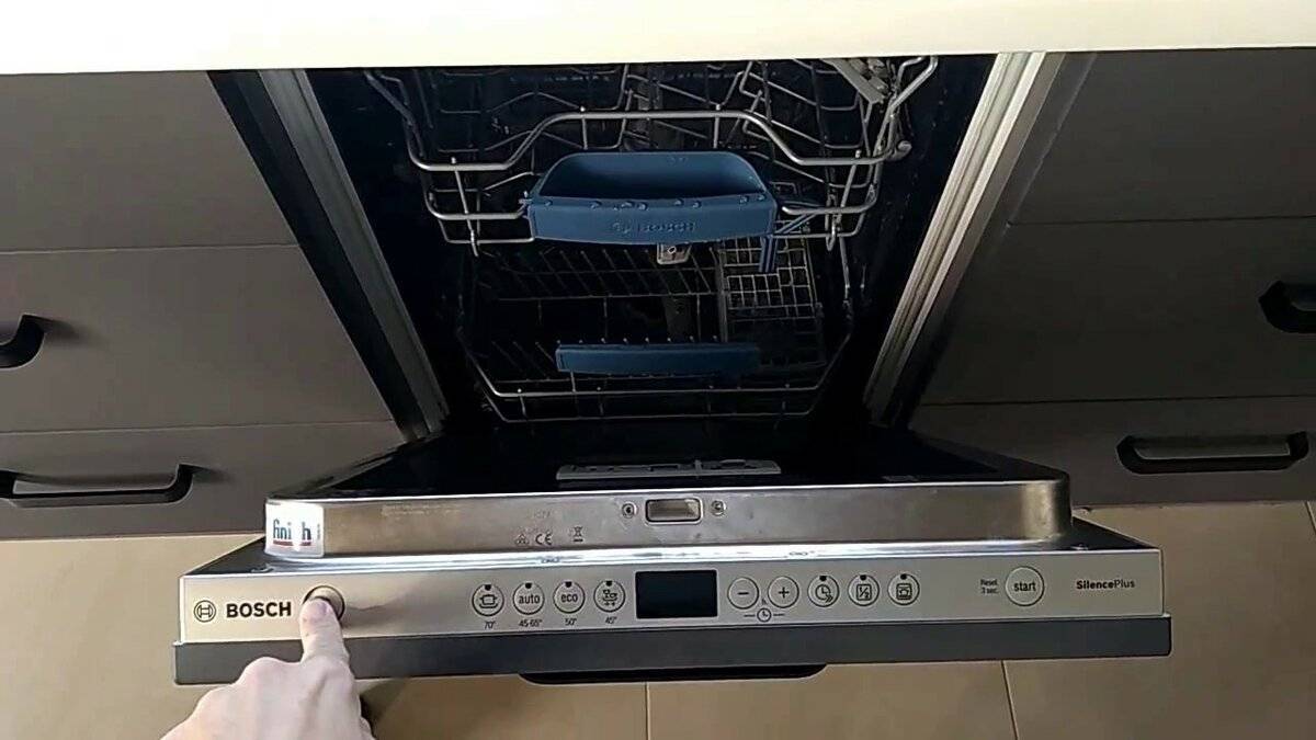 Включение и первый запуск посудомоечной машины