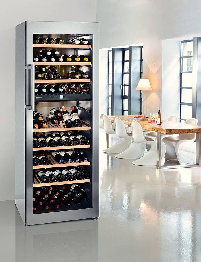 Почему стоит купить винный шкаф для дома