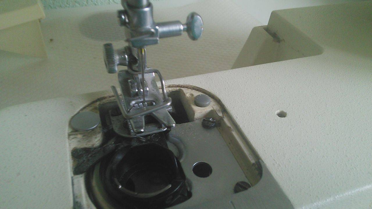 Как отремонтировать швейную машинку самостоятельно: причины поломки и ремонт своими руками
