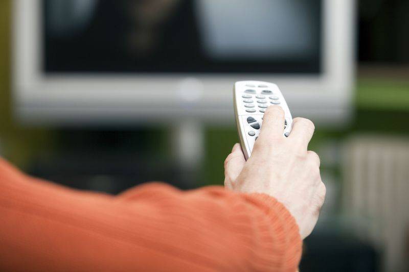 Как почистить пульт от телевизора внутри и снаружи