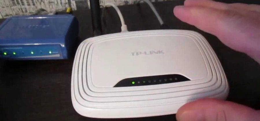 После обновления прошивки d-link dir-615 пропал wi-fi (не горит индикатор) и не заходит в настройки роутера