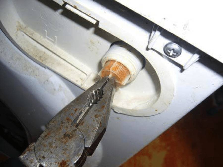 Как почистить фильтр в стиральной машине индезит (indesit) ✅: снять, открыть, вытащить, где находится сливной, достать