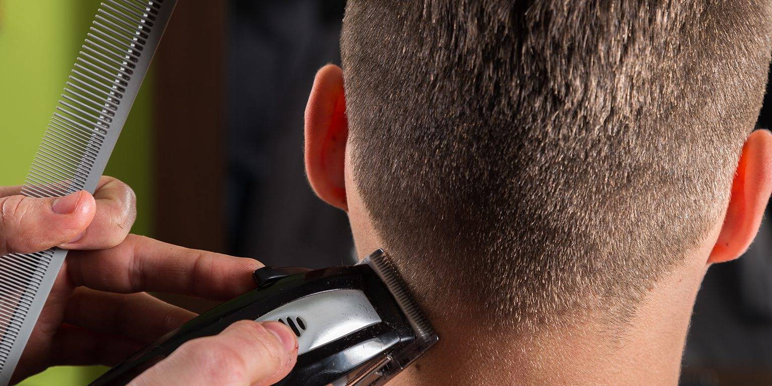 Как подстричь самого себя машинкой, советы  в видео от мужчин