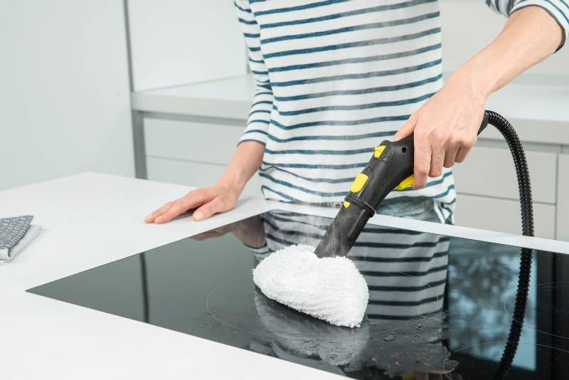 Как почистить парогенератор от накипи внутри в домашних условиях, как убрать на подошве, какие средства для чистки применять?
