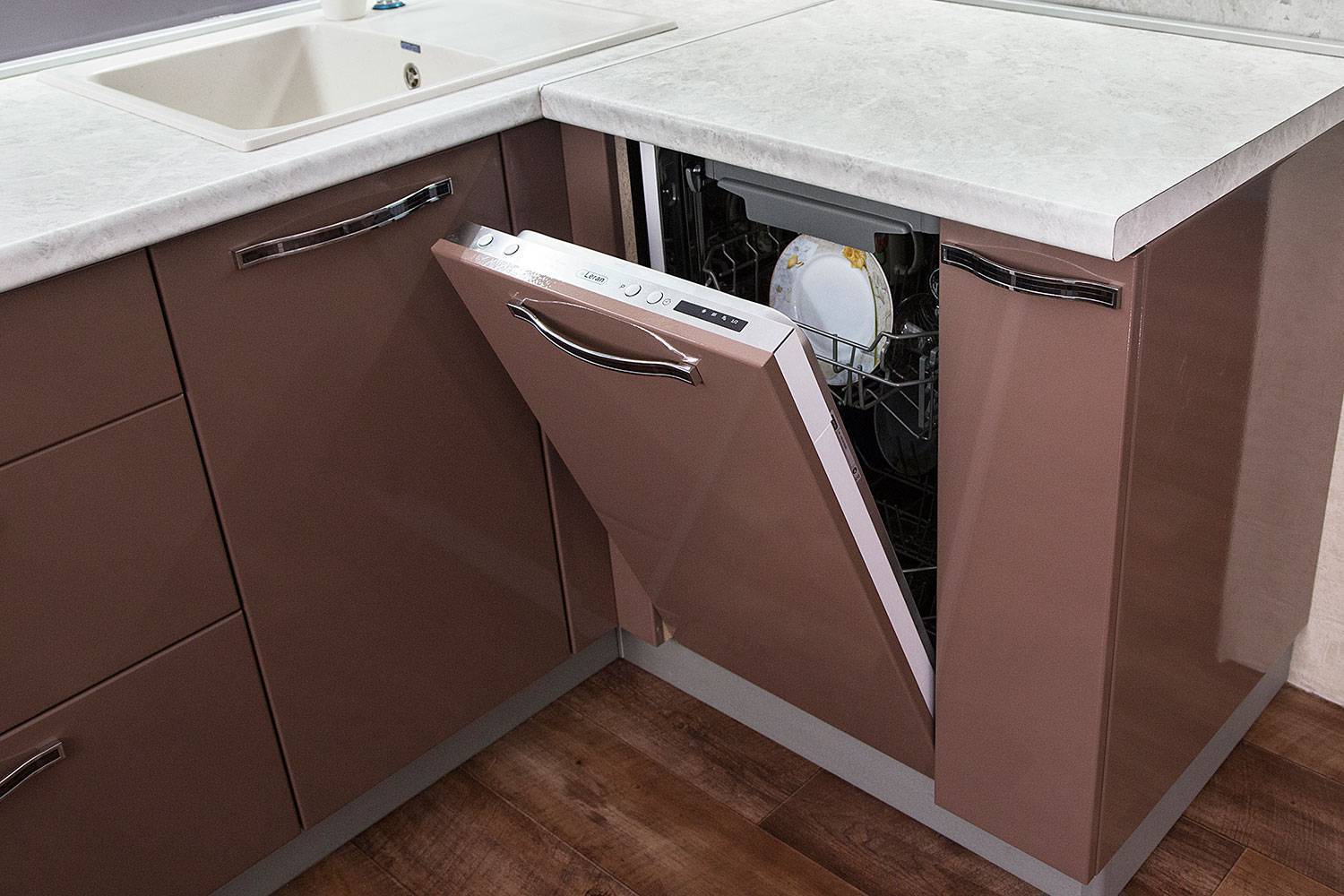 Как встроить посудомойку 45 см - особенности самостоятельного размещения, лучшие модели
