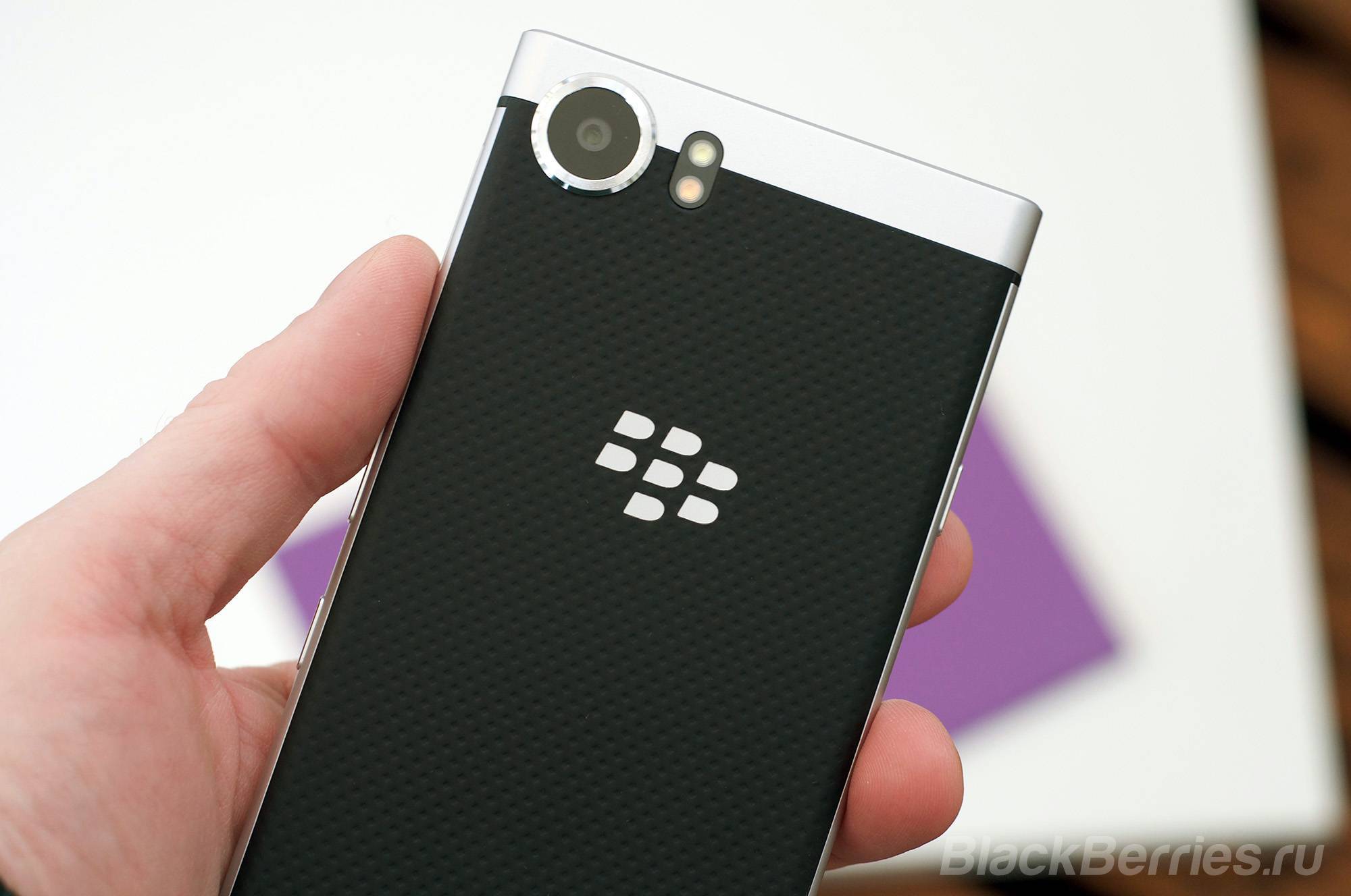 Blackberry keyone vs blackberry priv