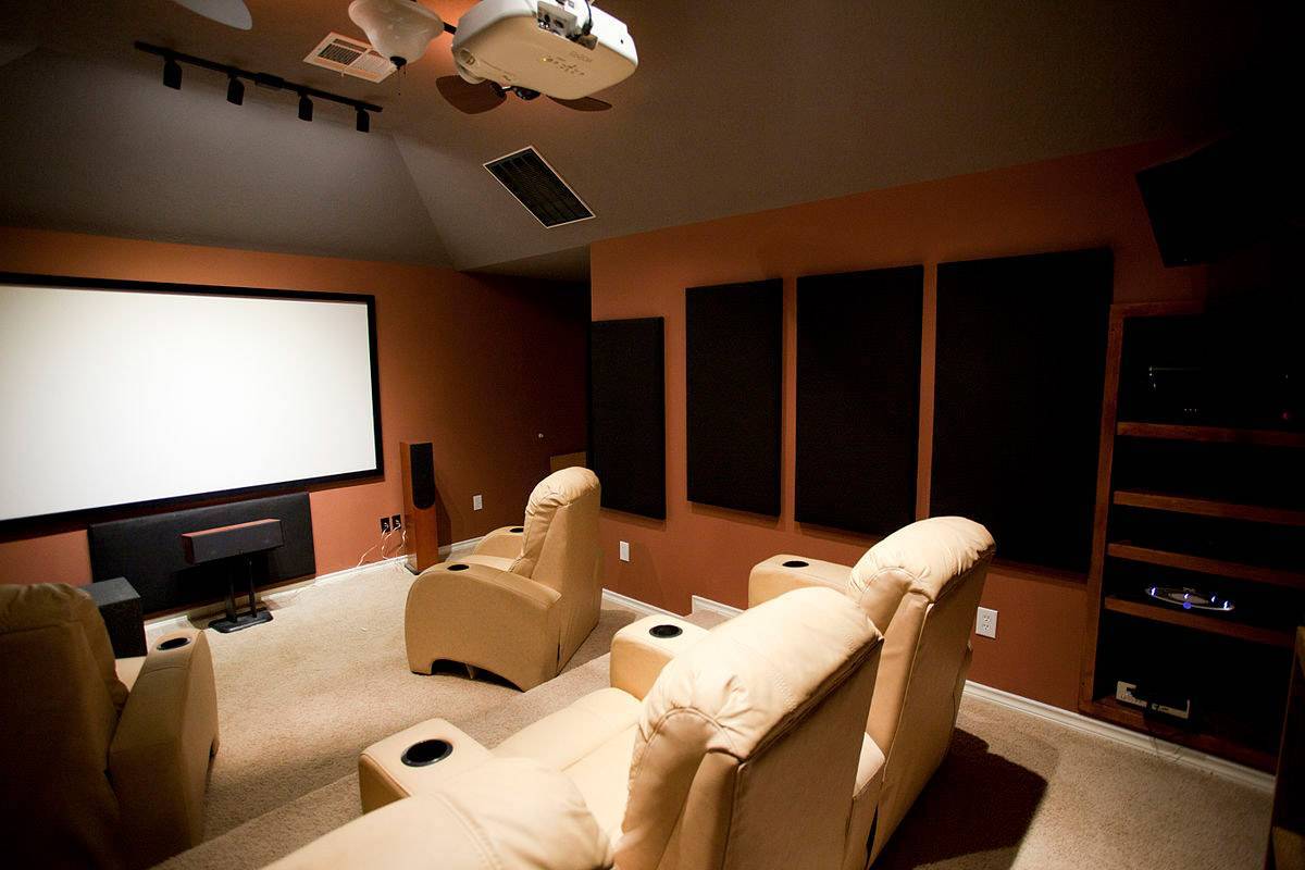 Домашний кинотеатр – то, что поможет насладиться любимыми фильмами