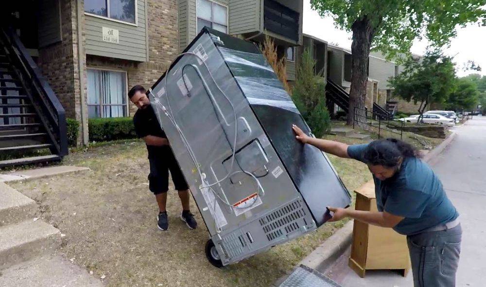 Можно ли перевозить холодильник лежа в машине