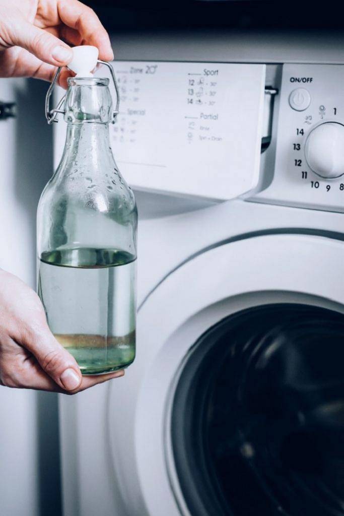 Чистка стиральной машины уксусом: какой нужно добавлять, сколько лить, есть ли вред
