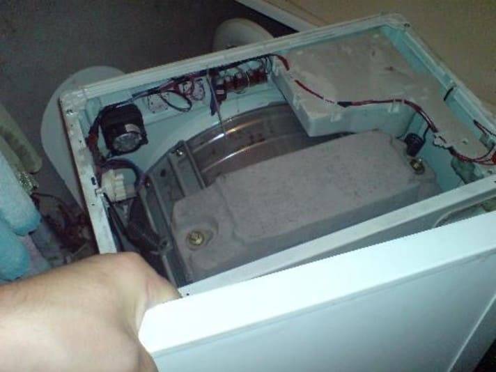 Как снять переднюю панель стиральной машины индезит