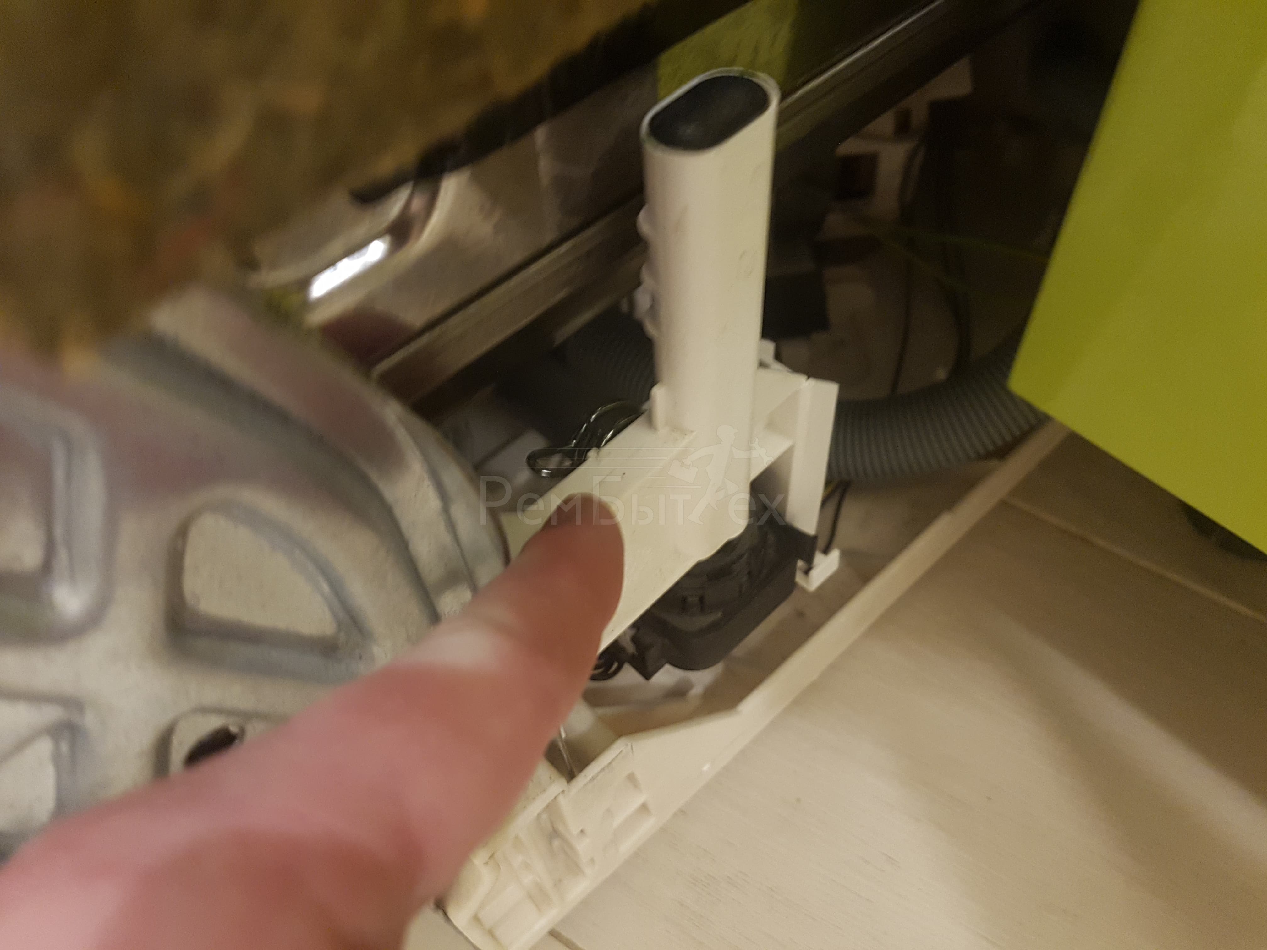 В посудомоечную машину Bosch не поступает вода