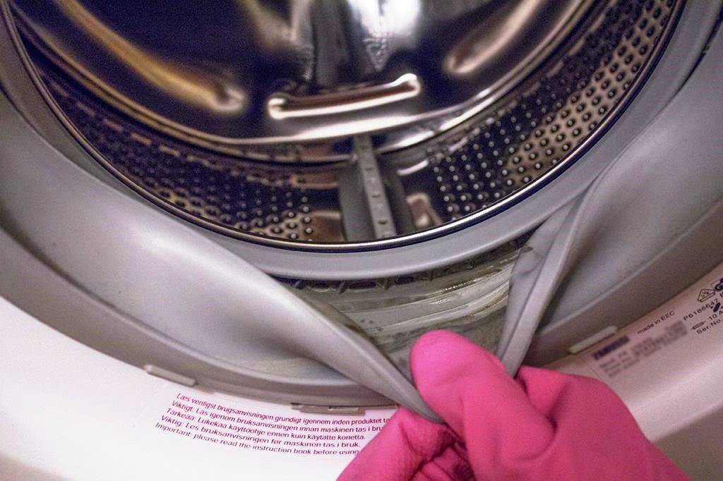 Чем и как можно почистить резинку в стиральной машине автомат