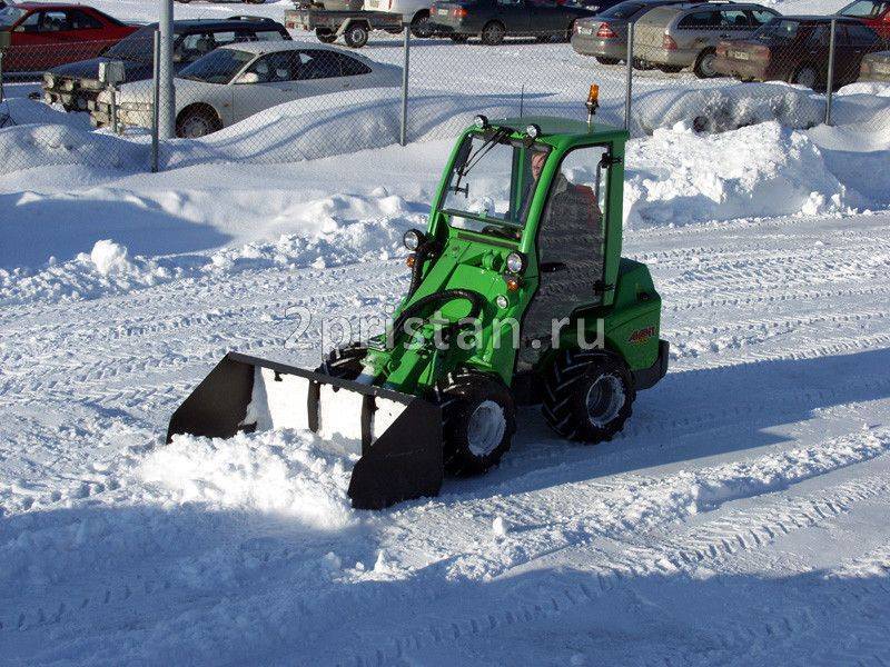 Трактор для уборки снега: характеристики и описание моделей