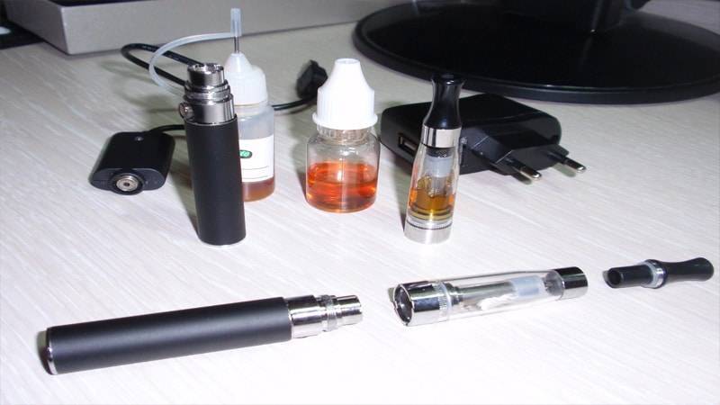 Как заправлять электронную сигарету жидкостью