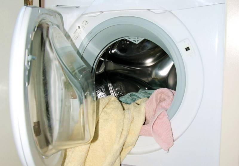 Стиральная машина не отжимает белье: почему не работает отжим