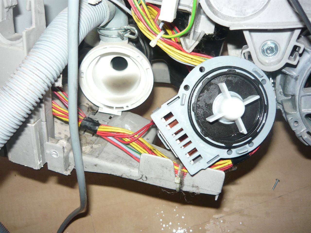 Как прочистить насос в стиральной машине whirlpool? - о технике - подключение, настройка и ремонт