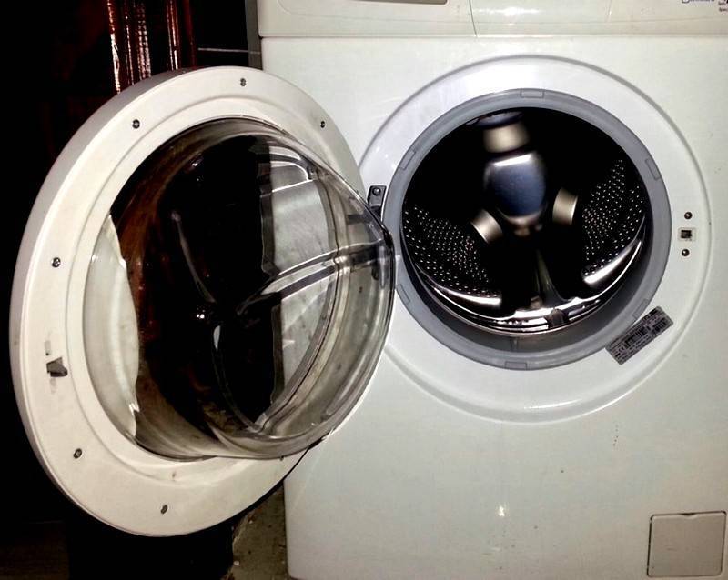 Как избавиться от запаха из стиральной машинки автомат?