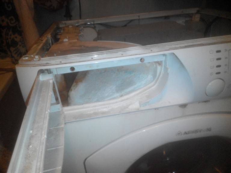 В стиральной машине остается порошок: почему порошок в лотке не смывается и машинка его не забирает, что делать