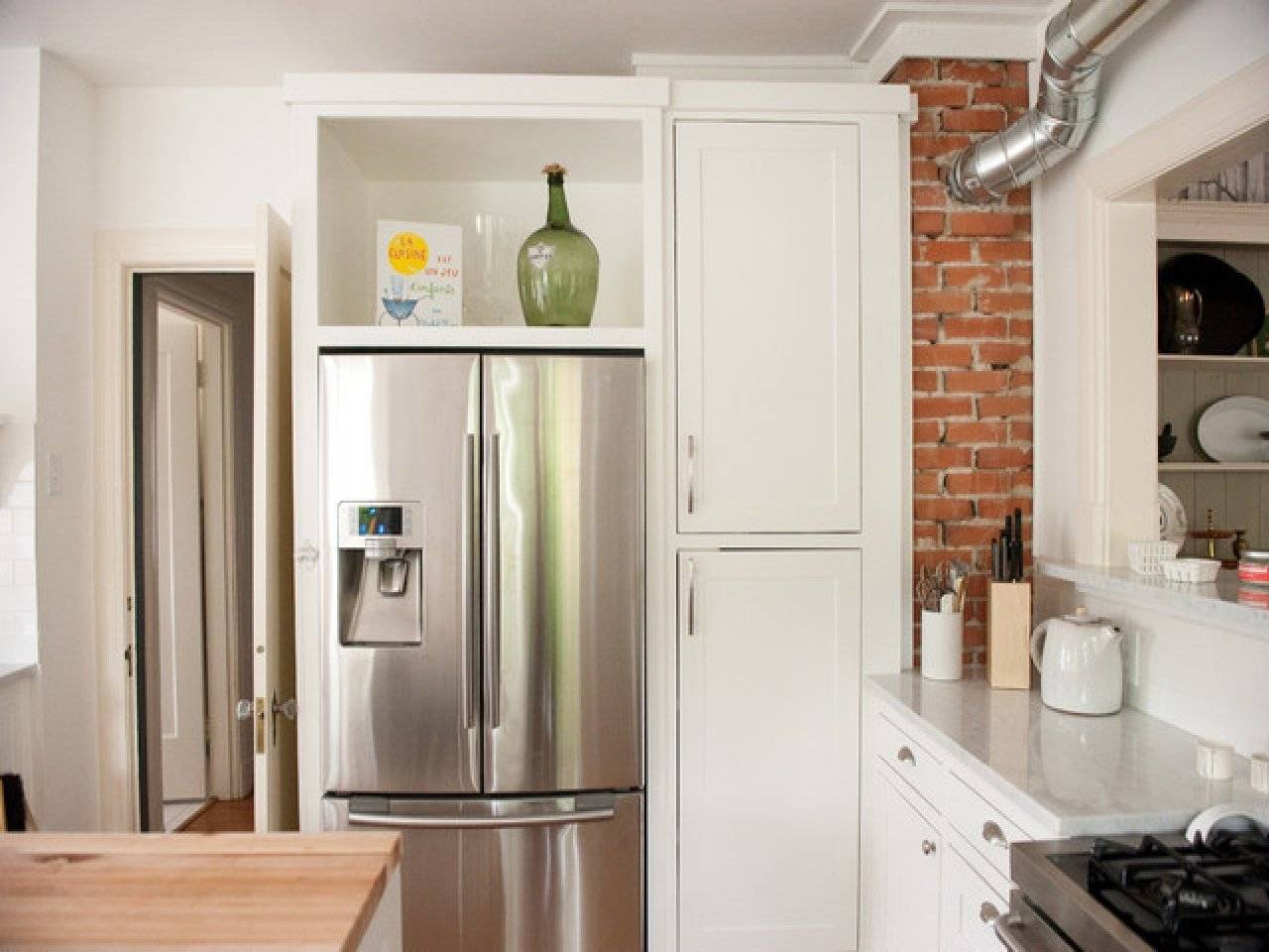 Холодильник на кухне: 100 фото и видео описание правил размещения холодильника