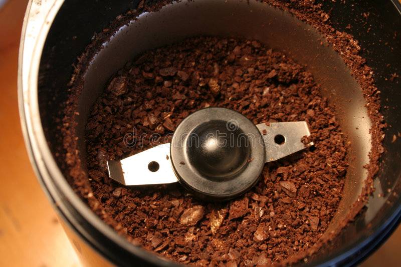 5 способов помолоть кофе без кофемолки