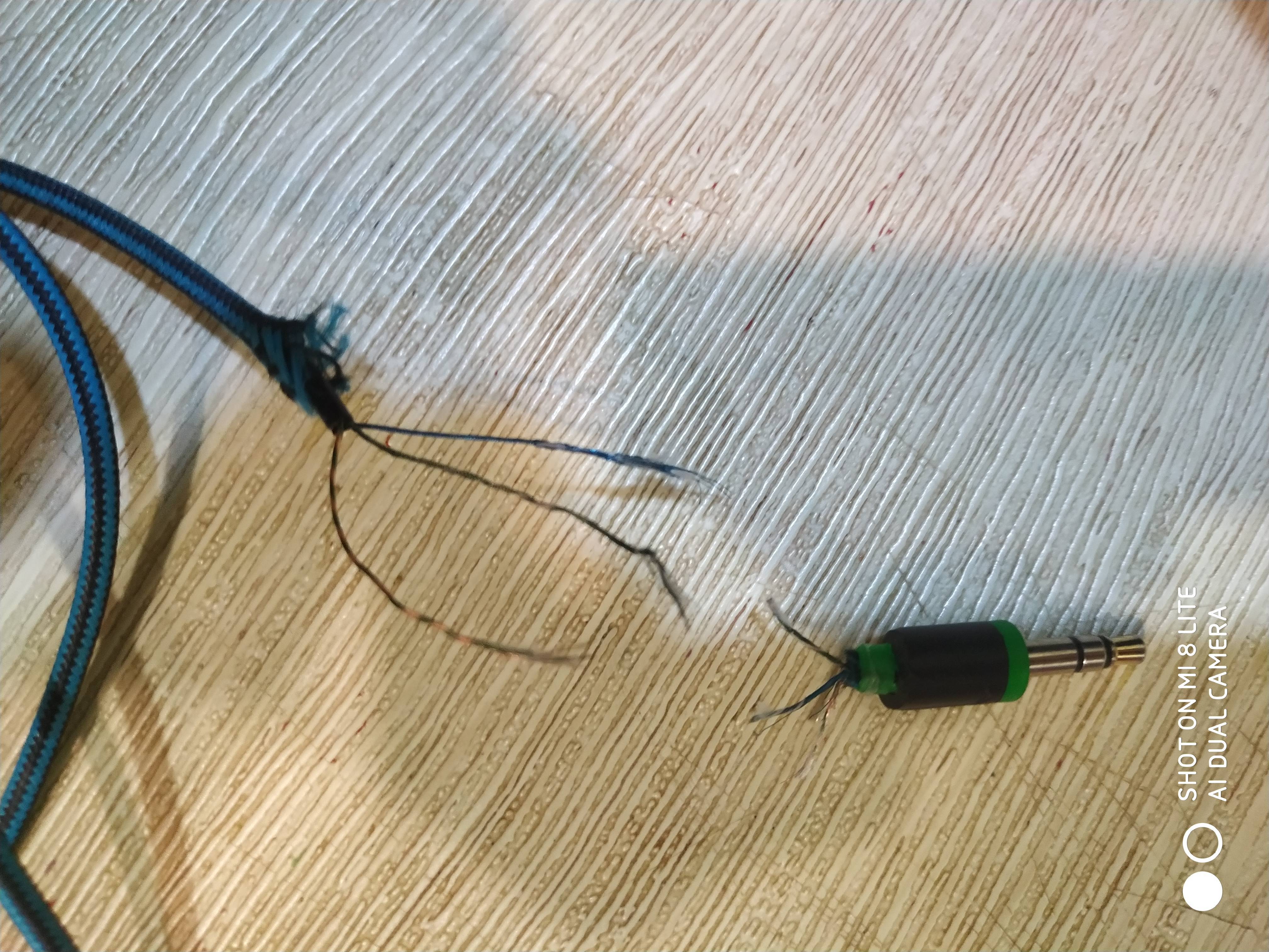 У наушников порвался провод – ремонт с пайкой и без